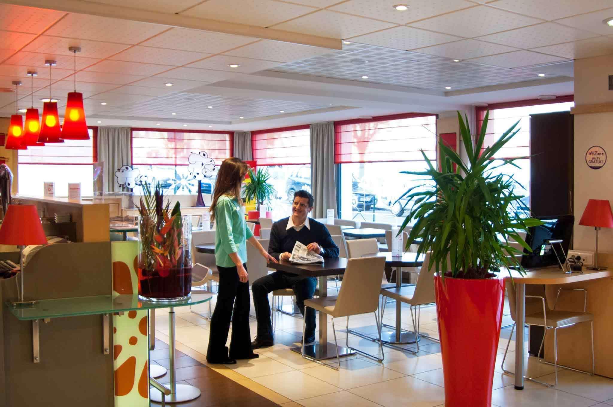 Ibis Etampes Hotel Exterior photo