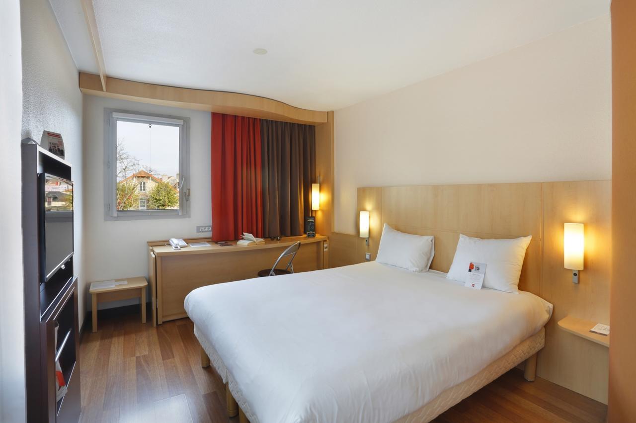 Ibis Etampes Hotel Exterior photo